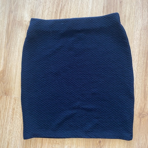 Newlook black skirt - Picture 2 of 3